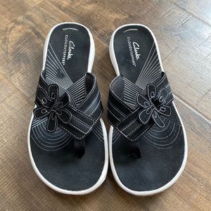 Clarks sanders, black flowers